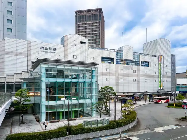 始発待ちに